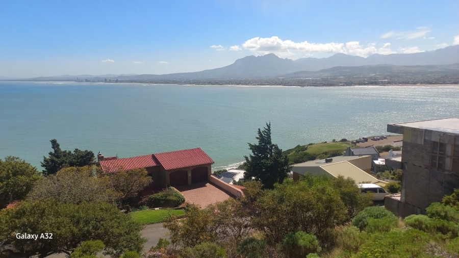  Bedroom Property for Sale in Gordons Bay Central Western Cape